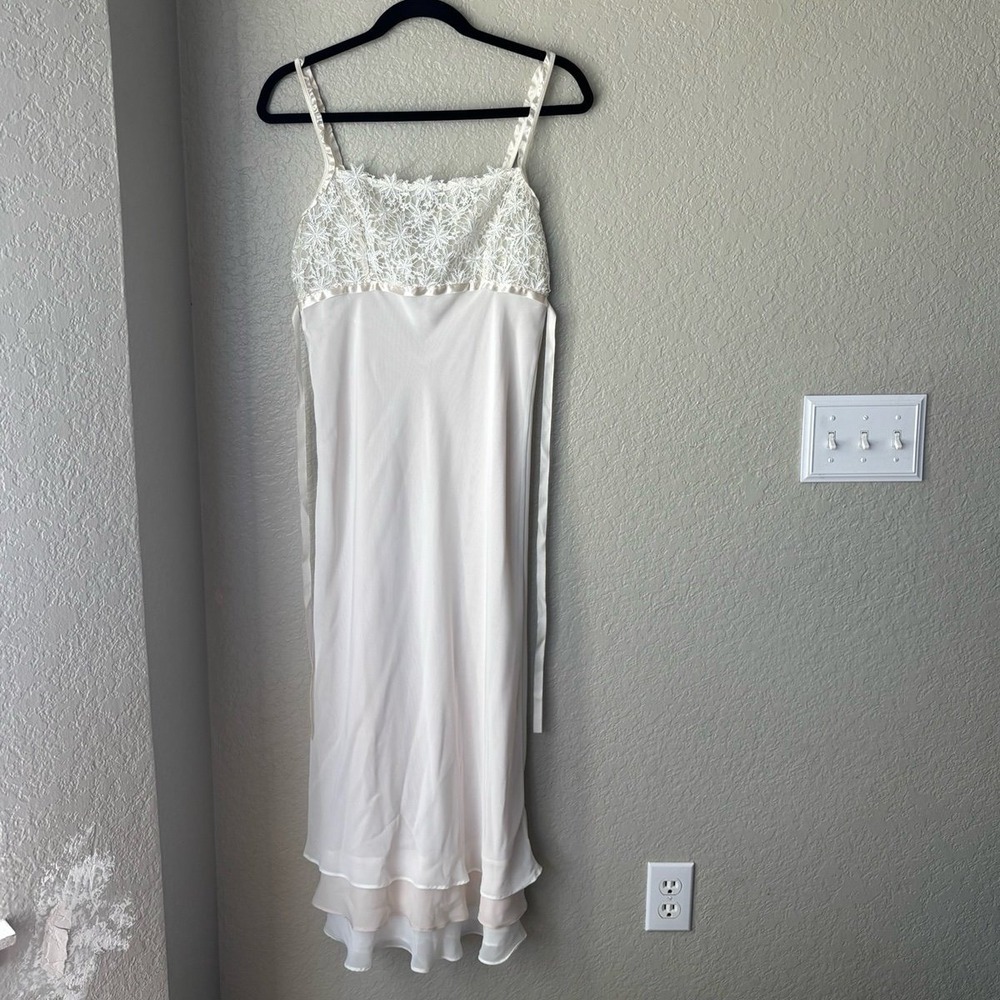 Women's White Lace Trim Nightgown Maxi Dress